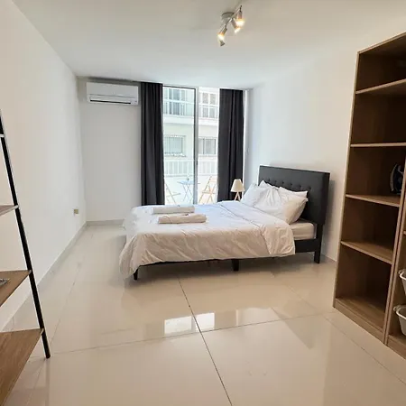 Apartament Majestic Seaside Finikoudes Larnaca
